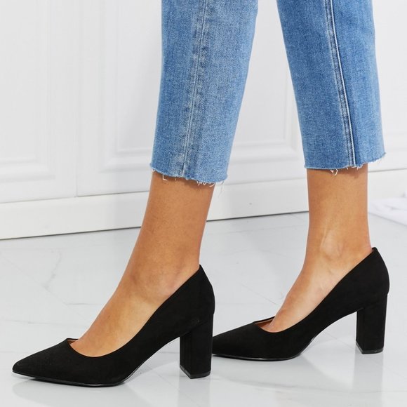 Qupid Point Toe Pumps in Black - Picture 3 of 7